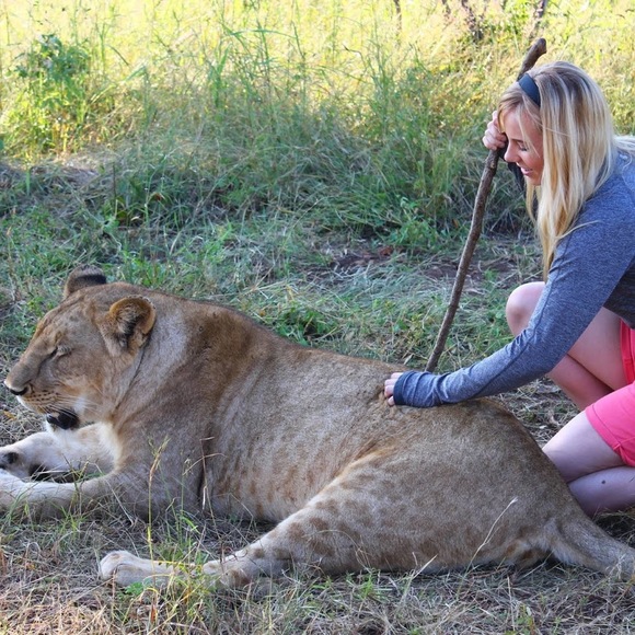 Meet your Posher, April - Picture 1 of 1